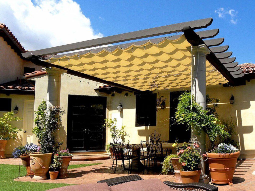 What is the Difference Between an Awning and a Canopy?