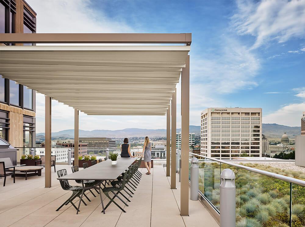 Metal Pergola with Retractable Canopy