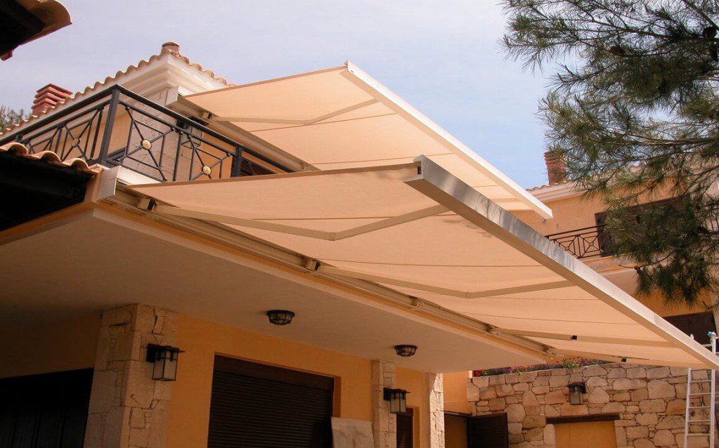 How Do Retractable Awnings Work?